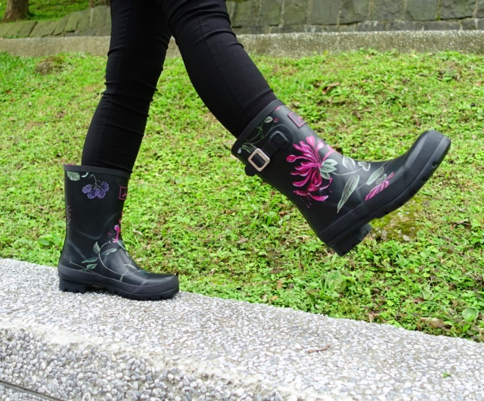 大人橡胶雨鞋【经典黑彩花】